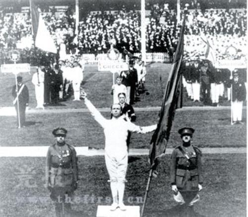 军运会会徽图案,2019军运会开幕式巨型国旗