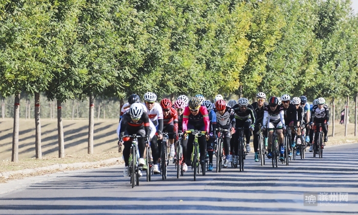 2018时光已走滨州日报90后小美摄影记者定格了您的最美