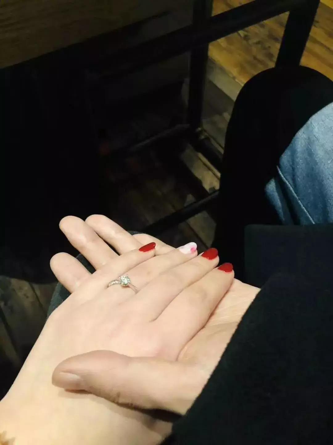 撒花瓣婚礼小哥哥,撒花小哥哥