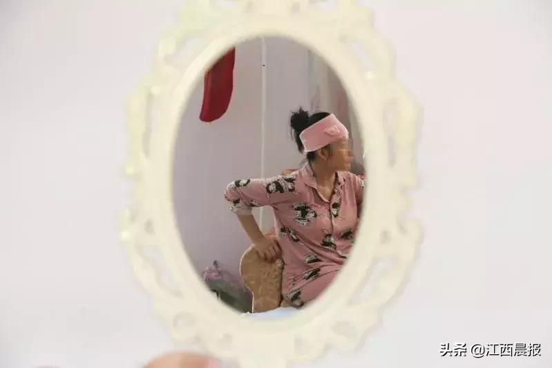 长沙妈妈花了2万多块在月子中心:孩子遭罪,大人糟心!月嫂还将鼻血弄在孩子身上