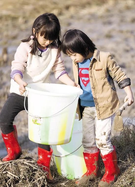 不要把孩子培养成书呆子,不要把孩子培养成一个太听话的人