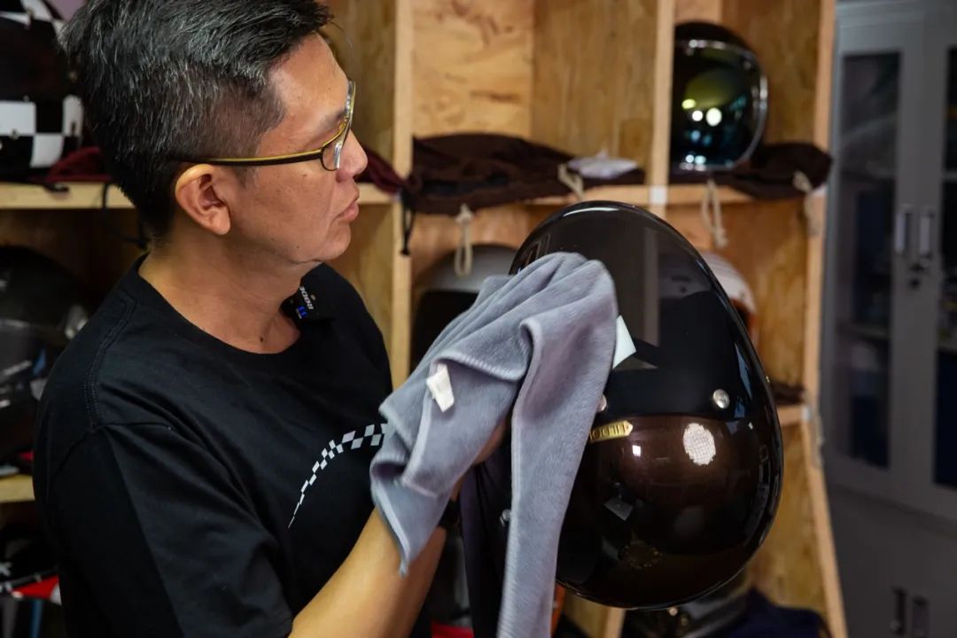 亮盔怎么保养,老头盔防雾