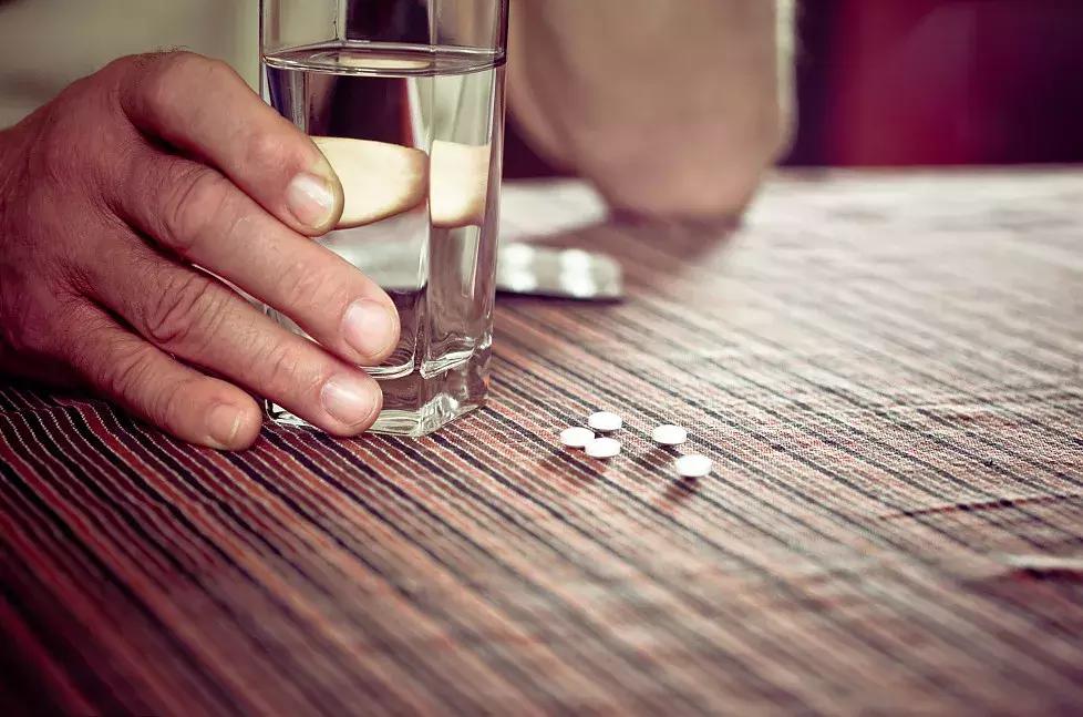 老年人下肢动脉硬化闭塞症怎么治,下肢动脉闭塞的输液处方