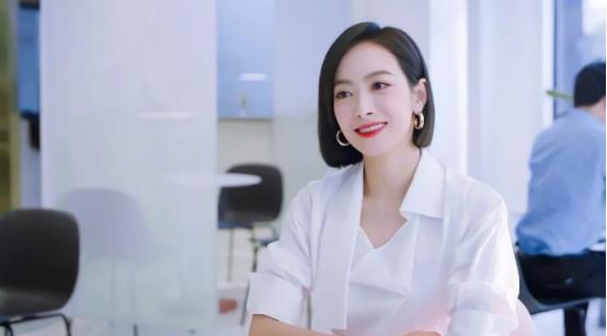 阿迪新出的衣服,lisa穿阿迪达斯fearofgod