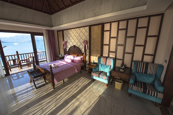 去三亚自由行住酒店还是民宿,去三亚旅游住哪最好