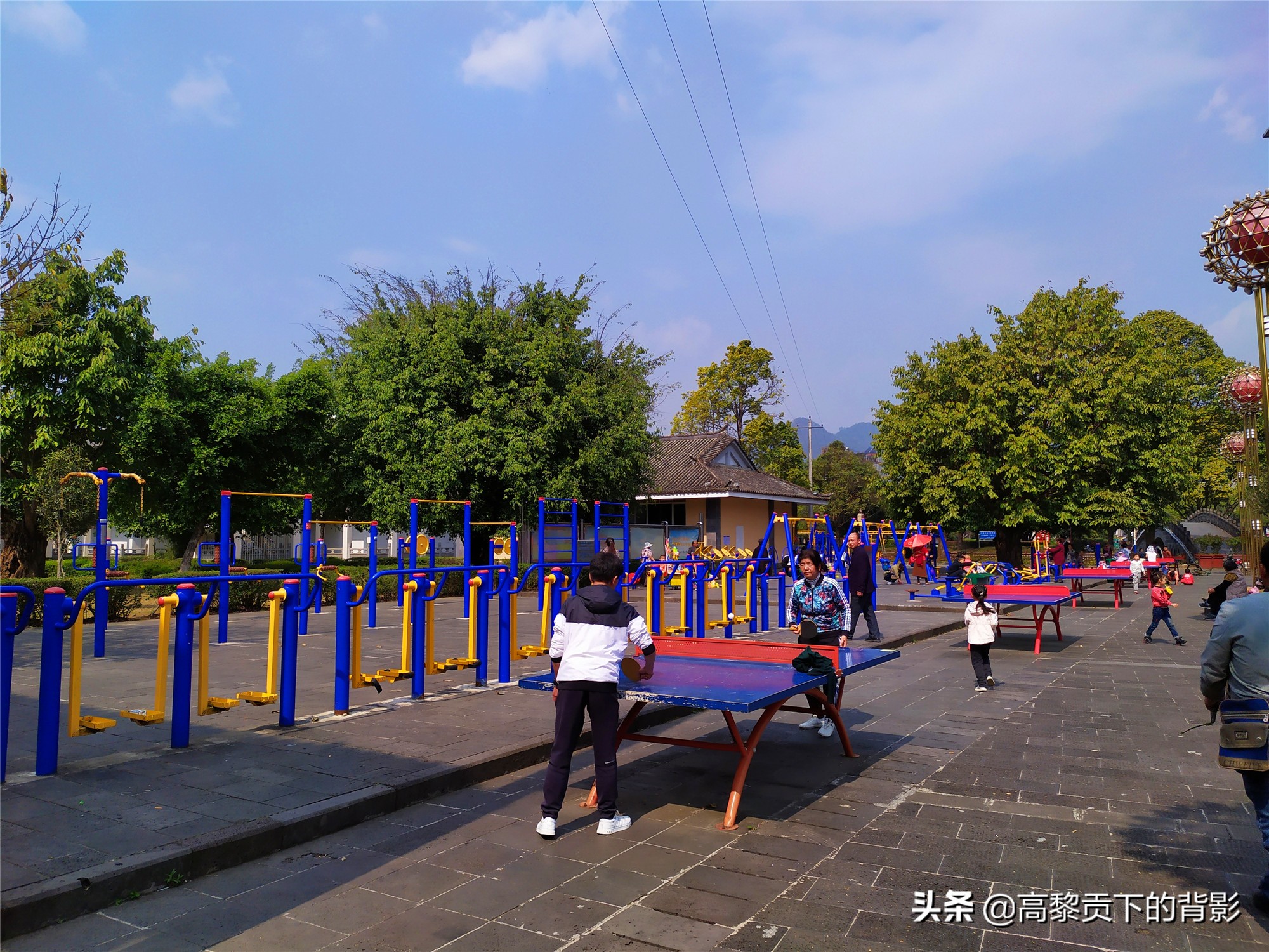 云南腾冲偶遇篮球赛顺便看看腾冲的体育设施如何？