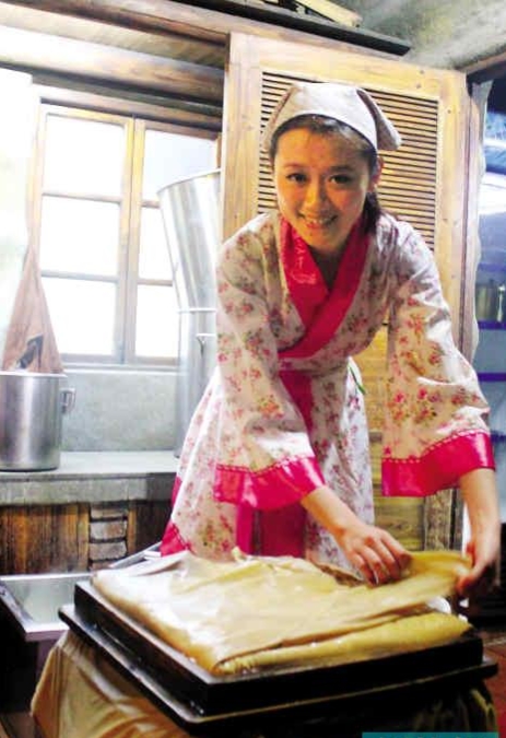 老丈人一生中娶了三个女人，我曾跟丈母娘学磨豆腐