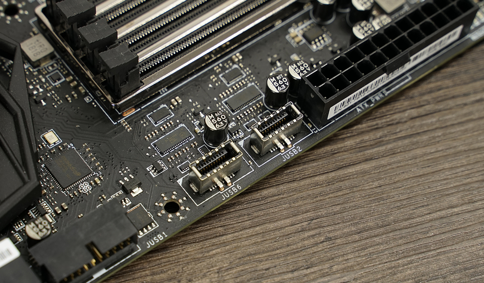 中奖了一个300元的散热却去装了台万元游戏主机？