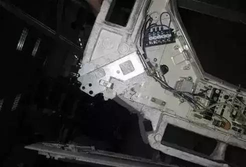 清洗天花机用拔电吗,天花机拆卸清洗方法