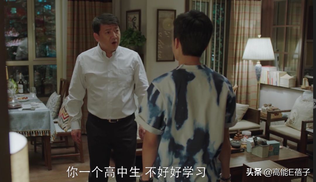 杀害至亲的少女，亲手毁掉了自己世界里的太阳