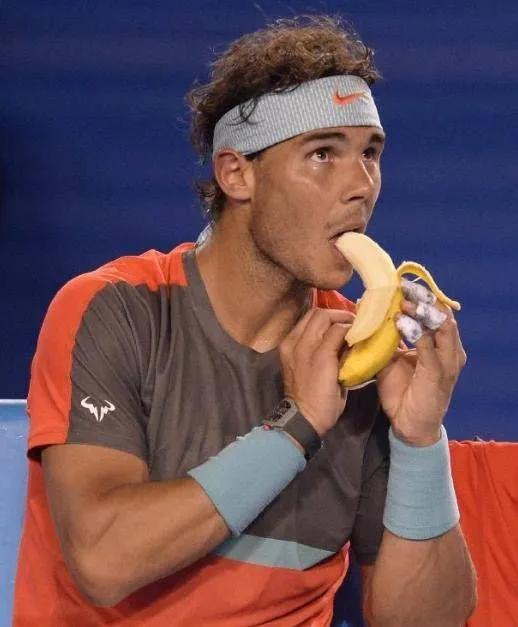 运动员为什么比赛时吃香蕉,为什么运动员赛前吃香蕉