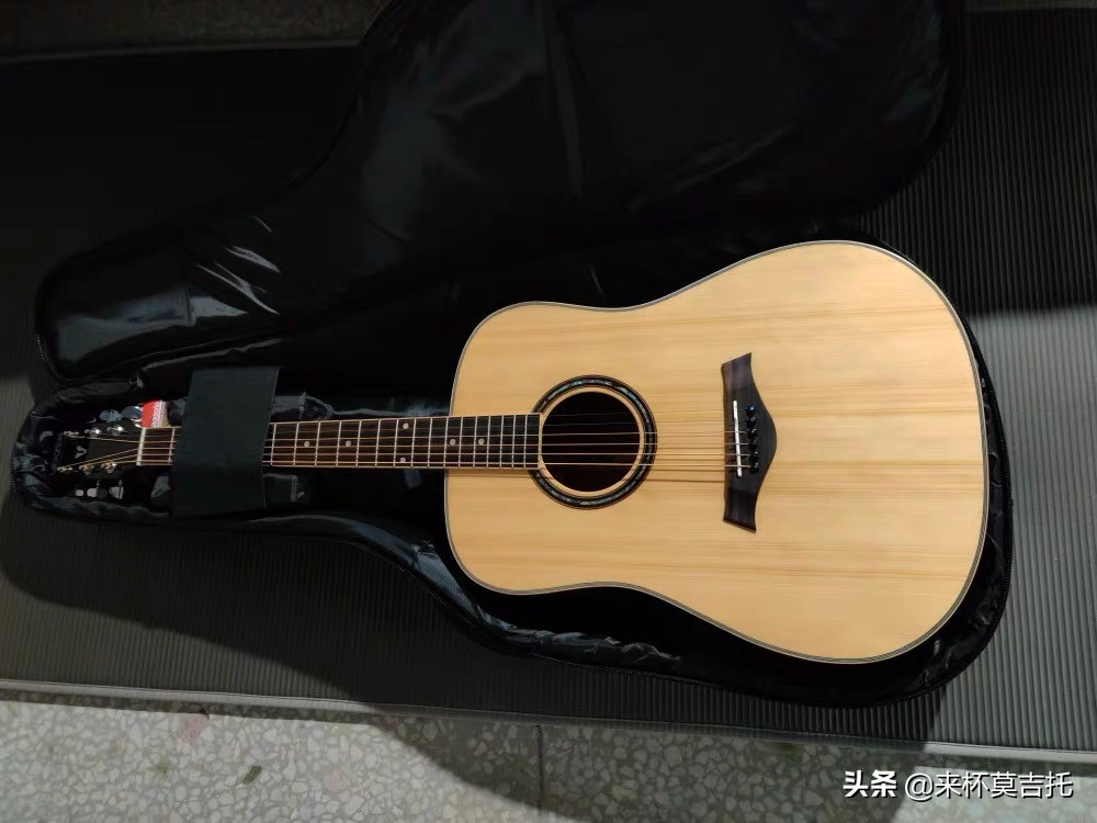 新手入门吉他怎么选择,初学吉他如何选琴视频