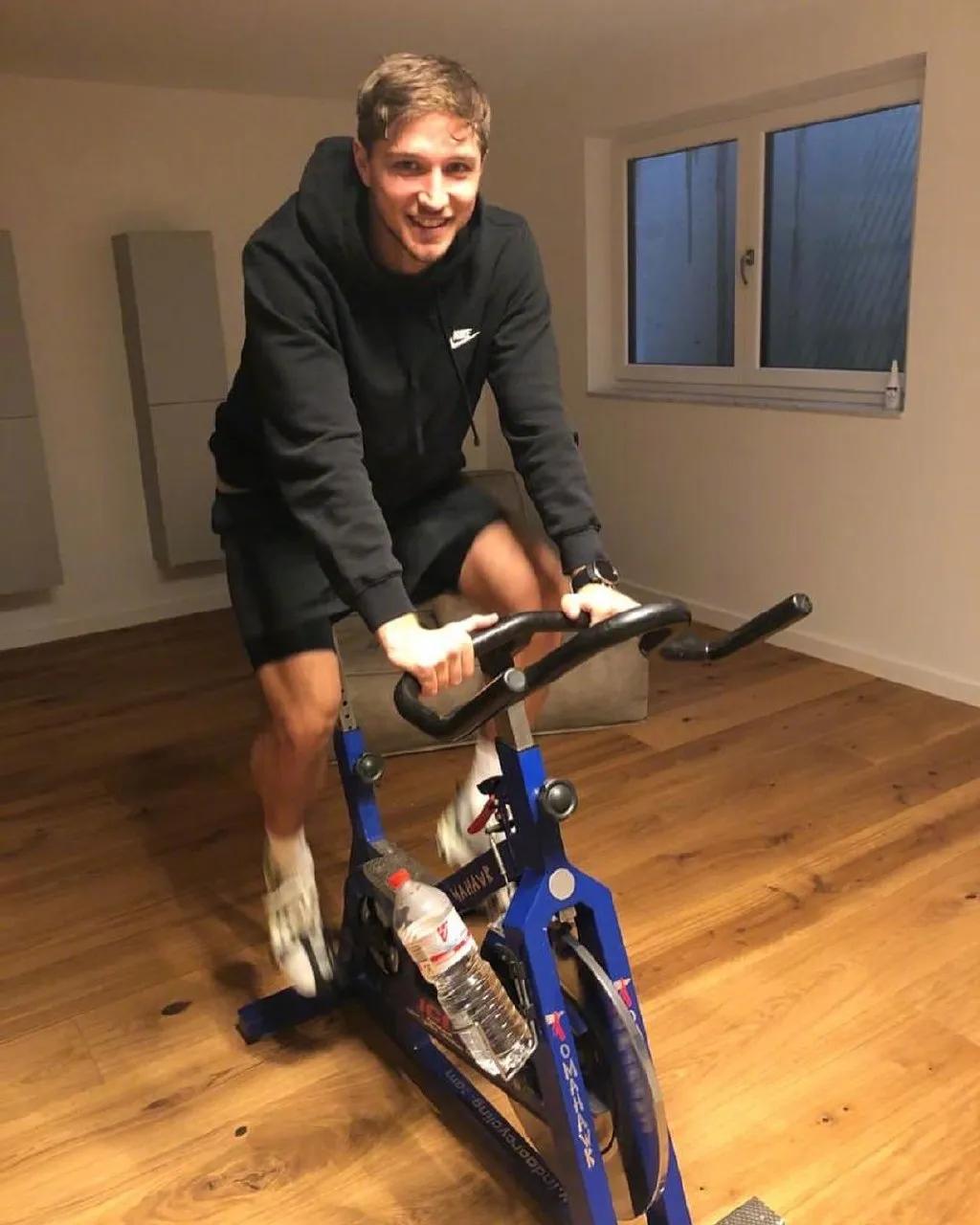 倒霉蛋照片,倒霉蛋形象