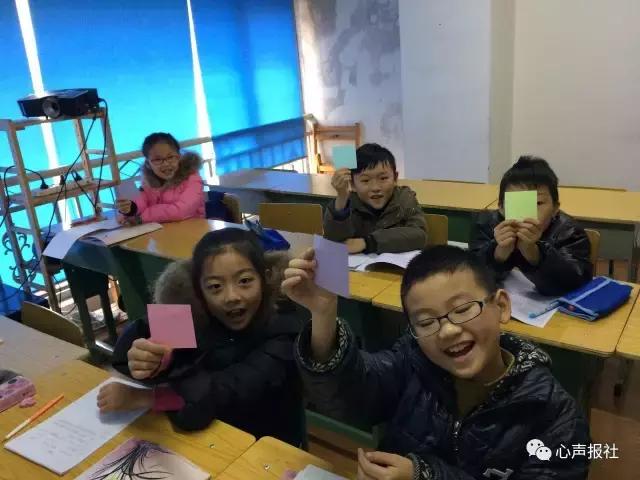 三年级想象作文老鼠乘纸飞机,纸飞机的作文三年级