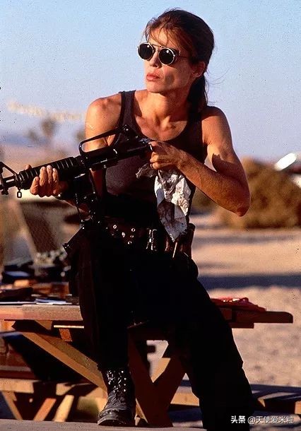 “你这该死的金属混蛋!”等了28年就为终结者的莎拉·康纳说这话