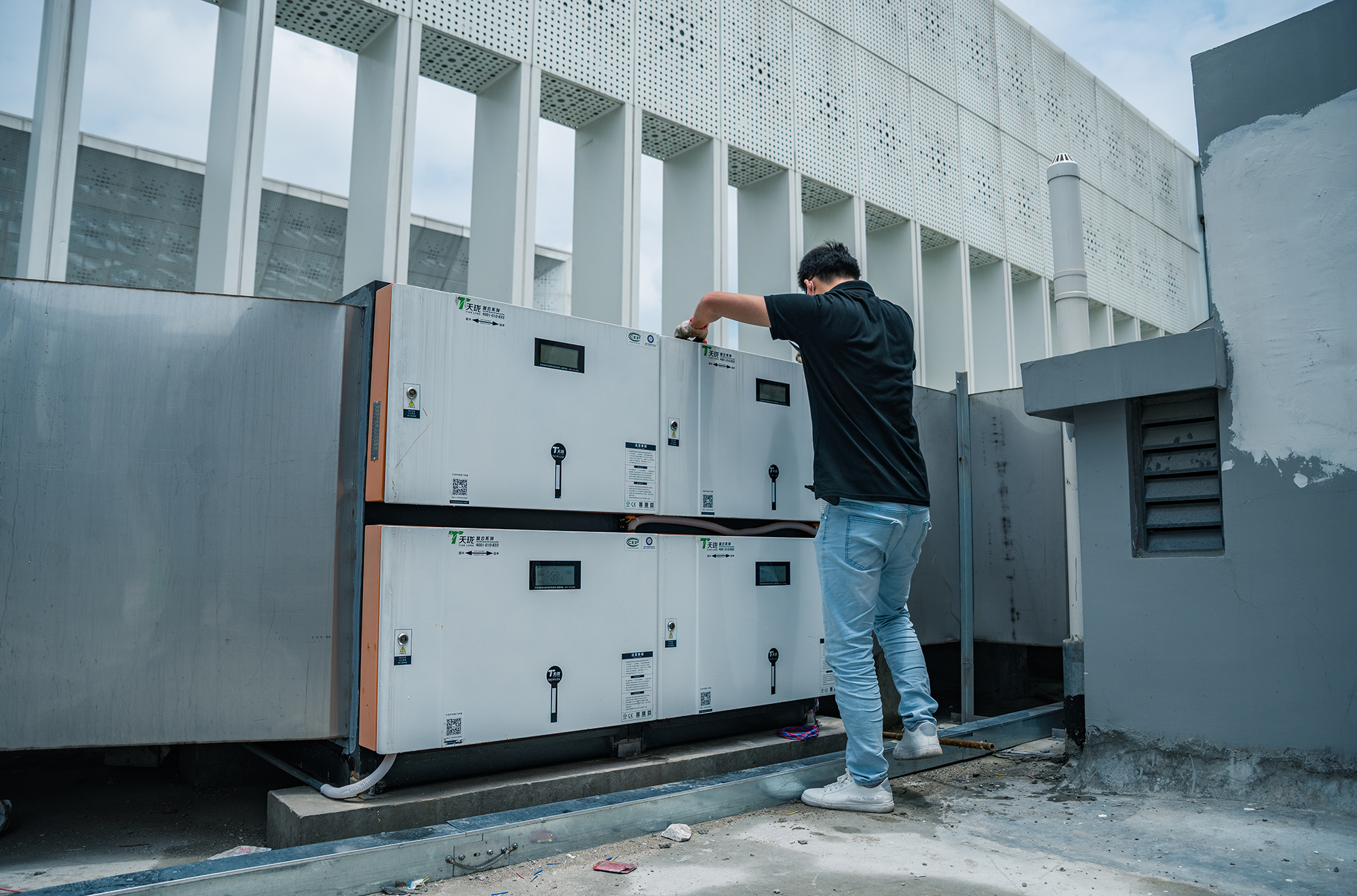 油烟净化器多久清洗一次,油烟净化器使用几年换新的