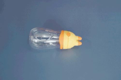 逼宝宝喝水正确方法,别再逼孩子喝水了后果很严重