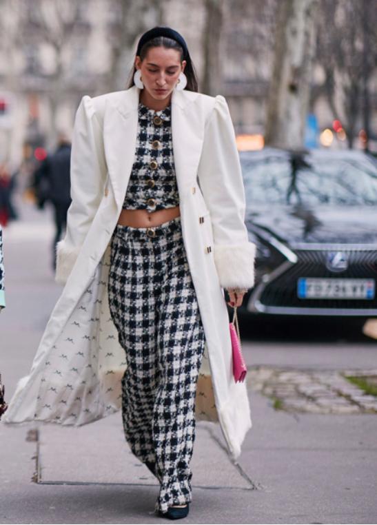 今年流行奶油风穿搭,秋冬奶油色穿搭