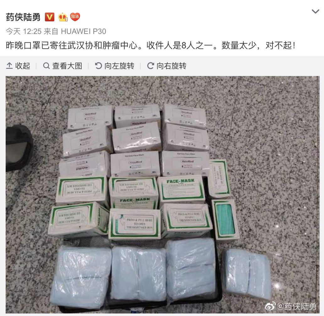 他在印度坐着三轮车狂奔，就为了抢3000个口罩……