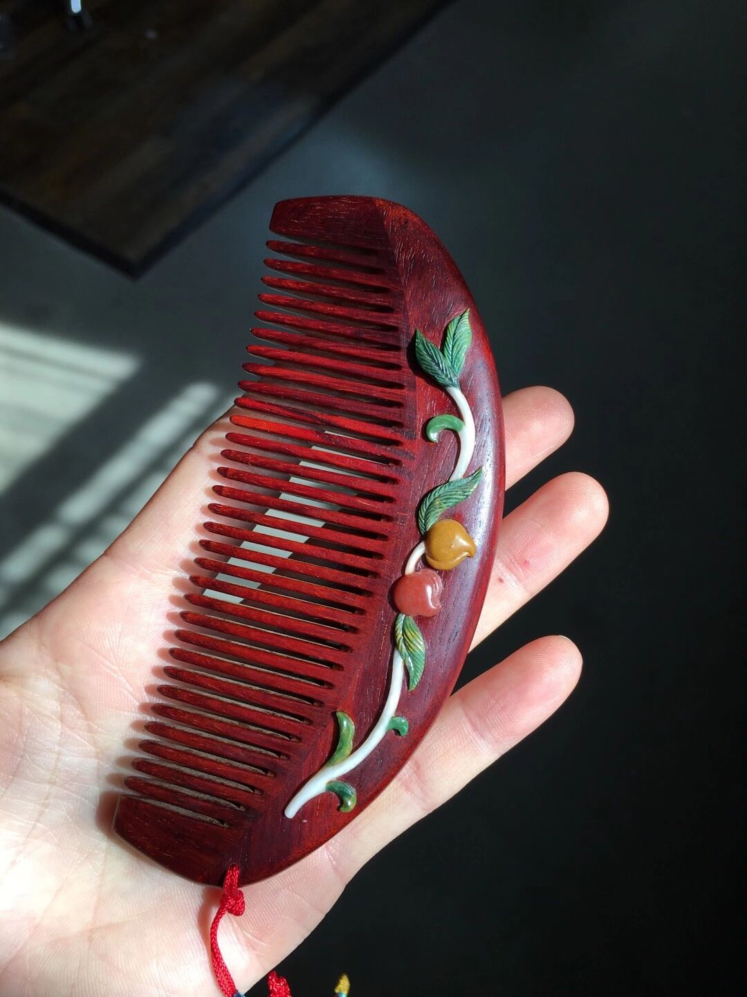 什么手串对自己的运气比较好,2024本命年带什么手串