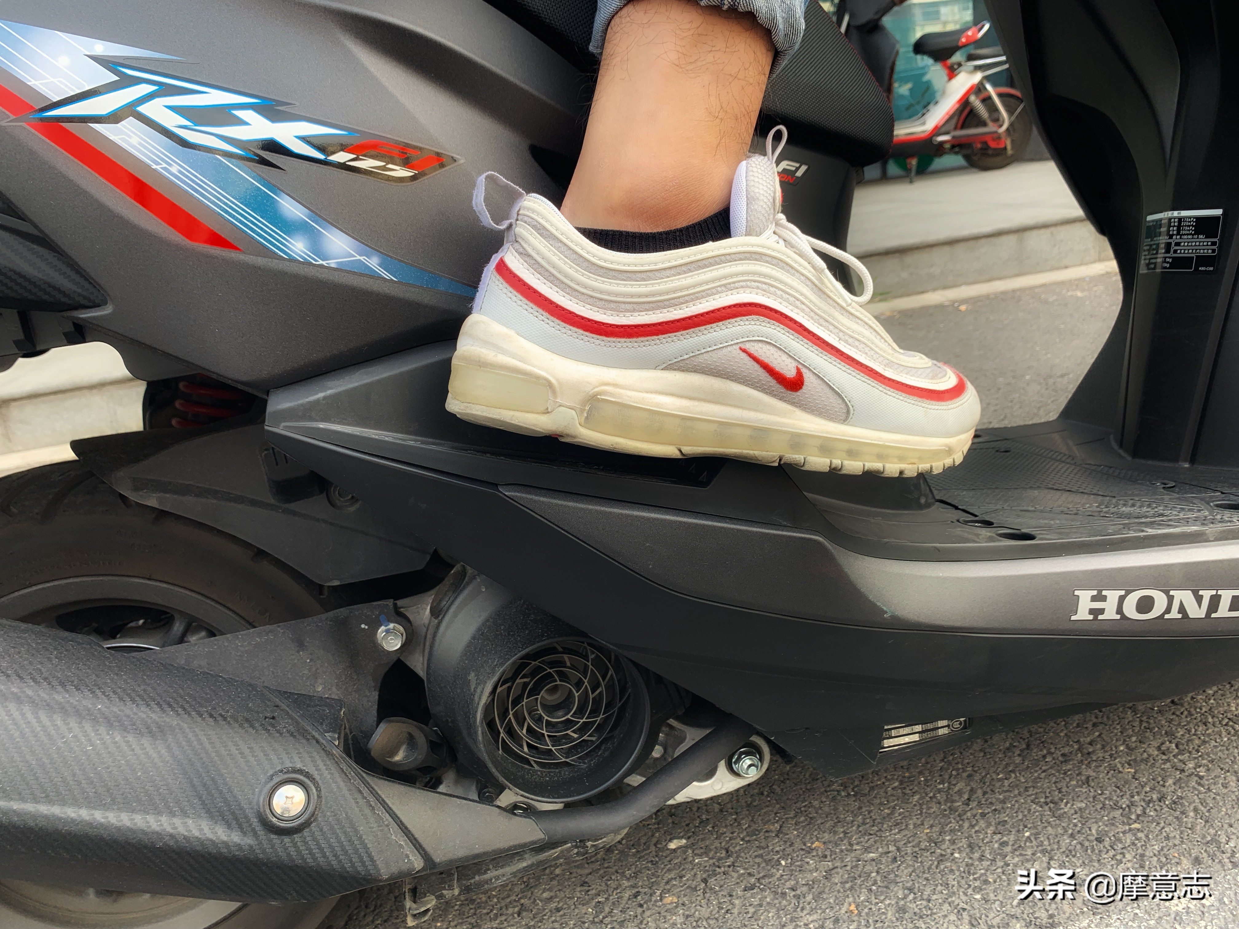 uu125裂行,本田裂行125无痕深度评测