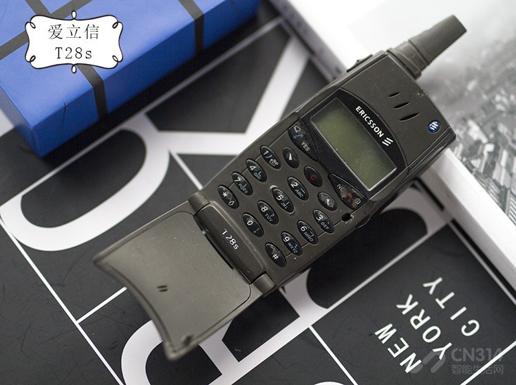 motorazr四代,motorazr2019翻盖折叠屏