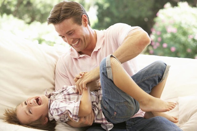 大人怕小孩挠痒痒怎么办,为什么有些人怕挠痒