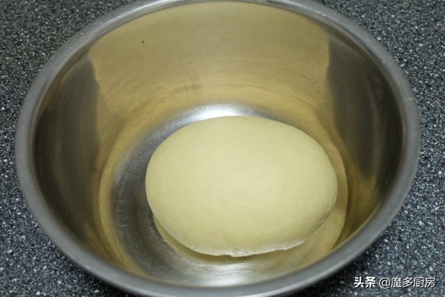 油条怎么做酥脆松软不用酵母牛奶,油条家常做法用酵母粉200克牛奶