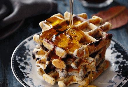 在客厅吃饭才能感觉到舒服,在客厅吃东西和饮料