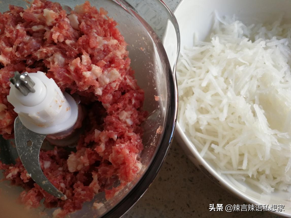 教你这样去掉萝卜的冲辣味，包出的包子或饺子多汁又好吃