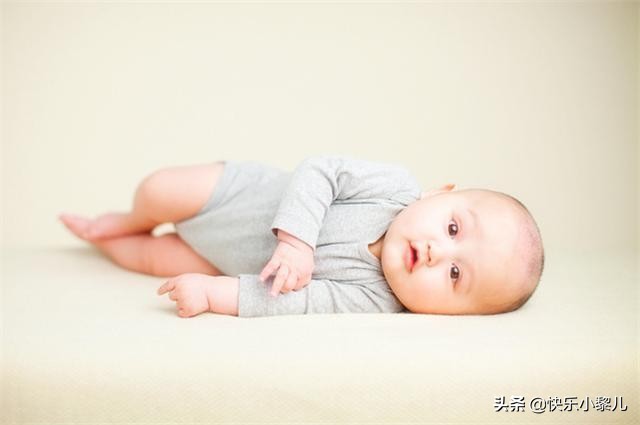 新生儿在月子里能把尿吗,新生儿在月子可以喝水吗