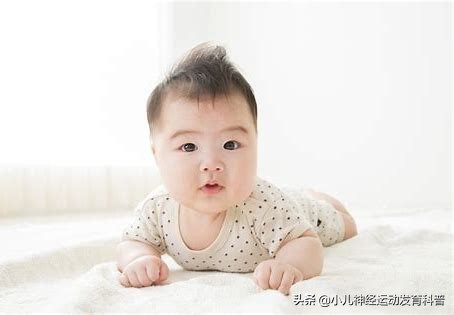 出生五天宝宝正确喂养姿势,婴儿出生5天要注意什么