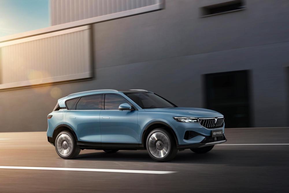 试驾2022款昂科威plus,新款蓝色昂科威plus试驾