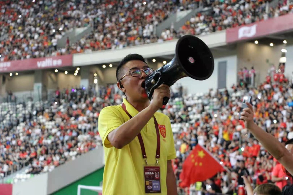 国足飞赴阿联酋备战,国足去阿联酋视频