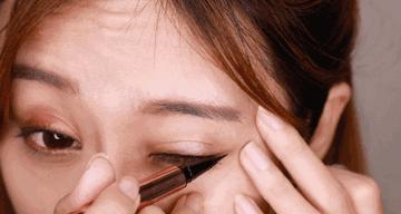 用眼线工具怎么画眼线,新手眼线液画眼线的技巧图解