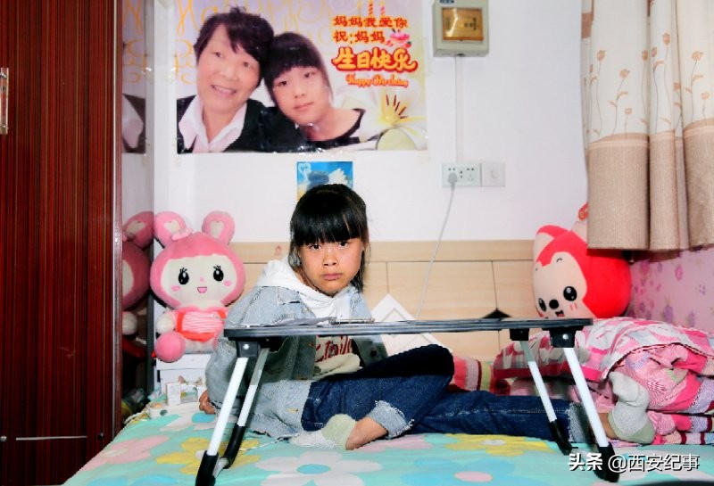 脑瘫儿靠舌头打字视频,脑瘫女孩在网上开网店