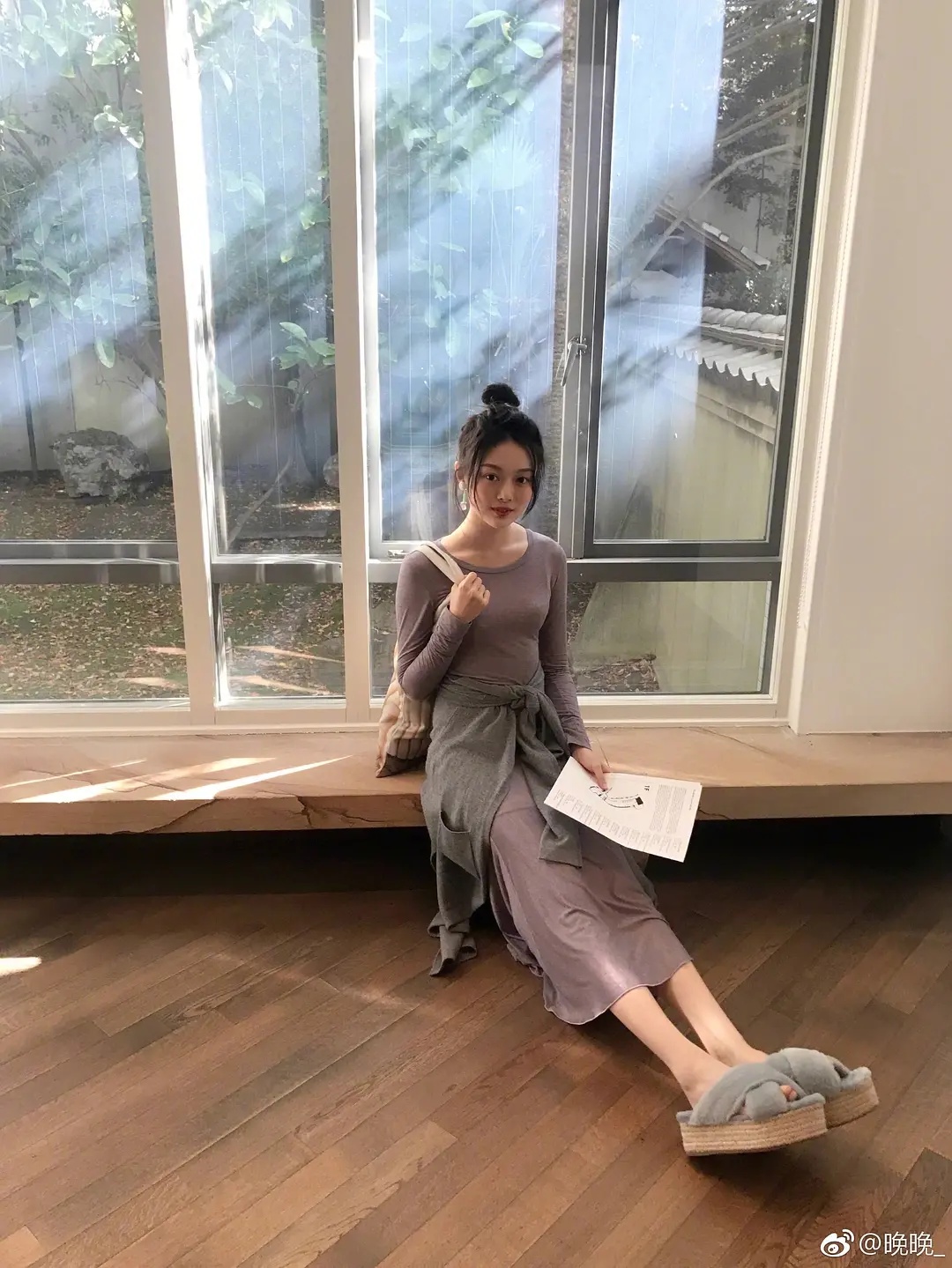 网红鼻祖晚晚和舒淇同框比美赢了？妆容穿搭都有小心机，来抄作业