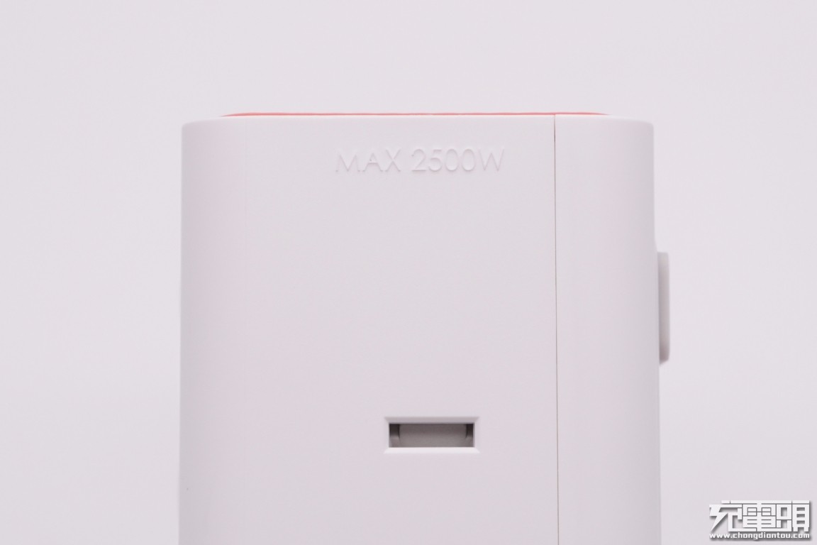 公牛插座新款和老款拆解,带USB接口公牛插排