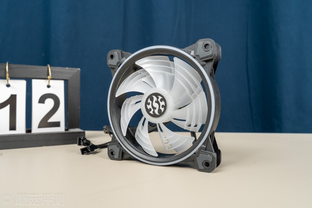 最好的240水冷评测,240分体水冷和240一体水冷对比