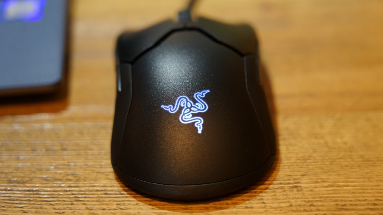 70g的电竞鼠标就是爽，用了再也回不去了——雷蛇毒蝰客观评测