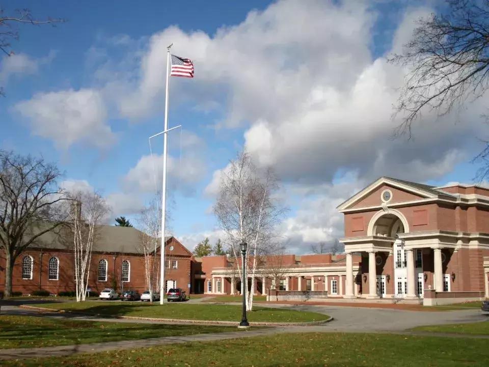 美国学费最贵的50所私立高中！学费30万/年起…