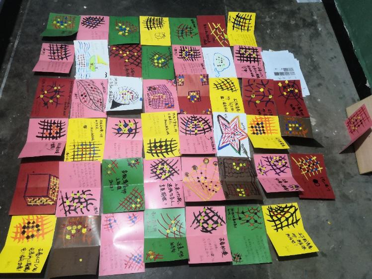 通宵为云南孩童手绘贺卡唐可云老师让黑白围棋炫彩起来