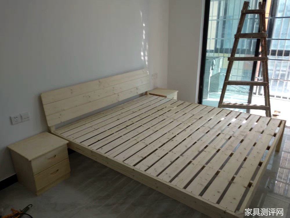 租房床铺怎么选,租房该不该买床