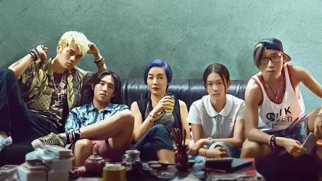 鍦ㄩ娓仛姘村,鍑虹敓鍦ㄩ娓敓娲诲湪骞夸笢