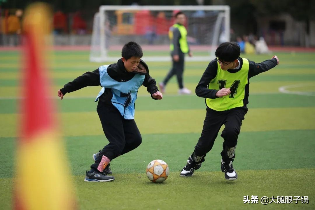 随州外国语小学足球比赛,外国语学校足球小将比赛