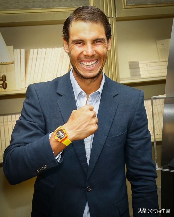 把一辆奔驰戴在手上,比奔驰高端的手表有哪些