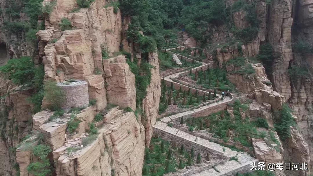 穿梭时光隧道探索古老文明的遗迹,穿梭千年寻找前世之旅插曲