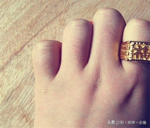 男生戒指的戴法,男生戒指十指正确戴法图片
