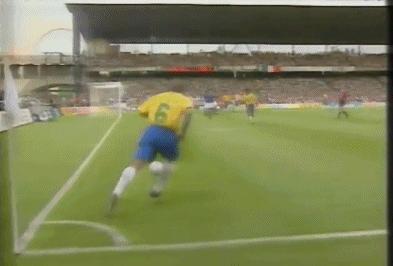 意甲双星经典PK战，罗纳尔多一人完爆当时世界最佳防线