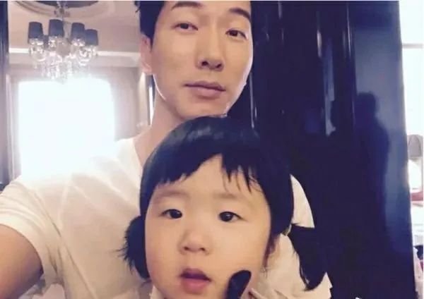 时尚潮爸父亲节,盘点高颜值的奶爸